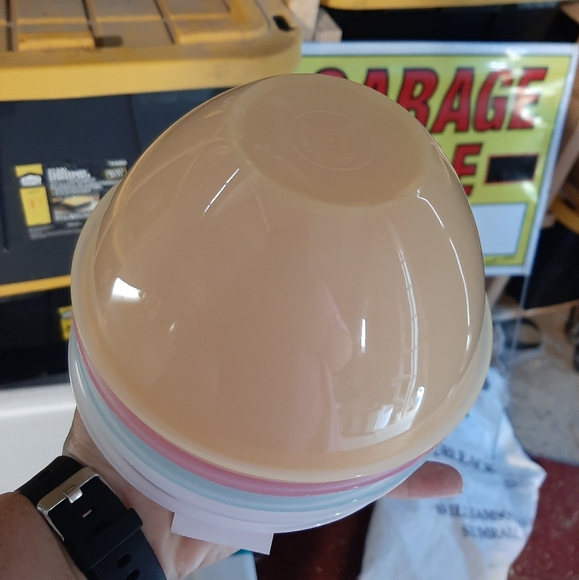 𝐖𝐨𝐧𝐝𝐞𝐫𝐥𝐢𝐞𝐫 𝐁𝐨𝐰𝐥𝐬 Tupperware - Picture 4 of 7